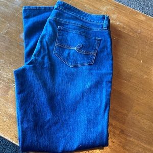 Size 14 curvy strait mid rise